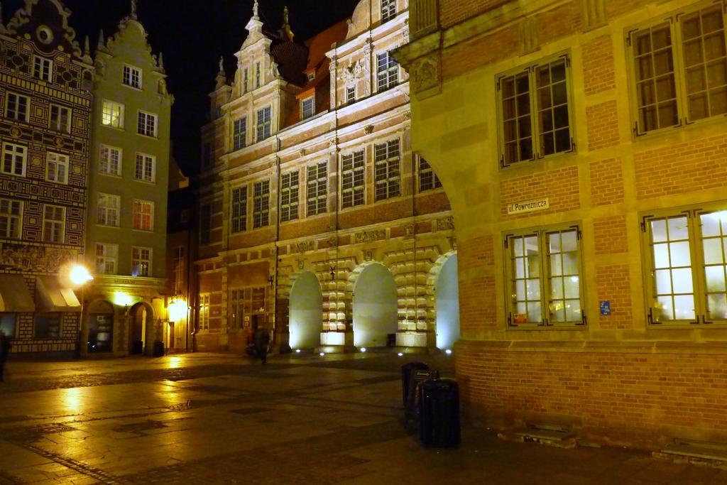 Feel At - Old Town Apartment